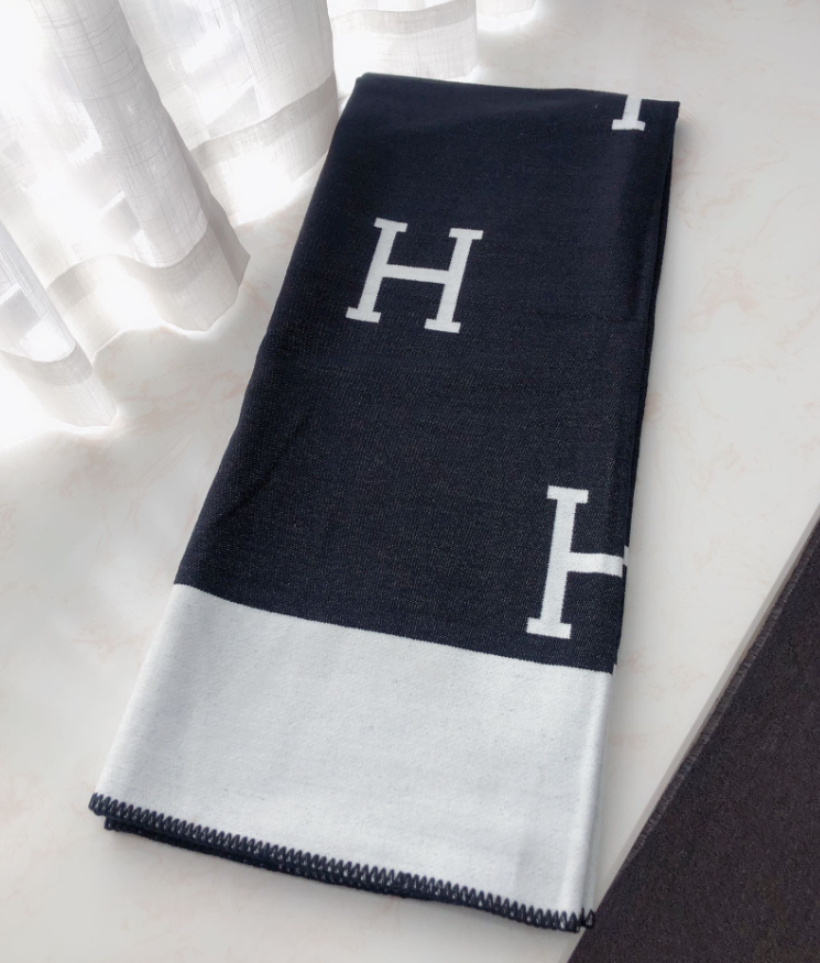 H Cashmere Throw Blankets - Féline Couture 