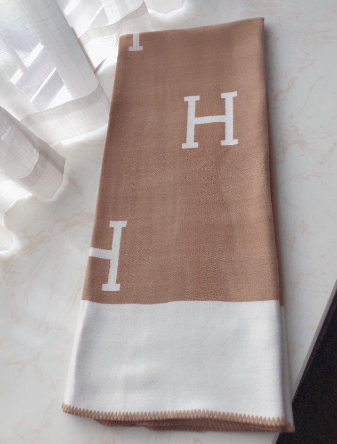 H Cashmere Throw Blankets - Féline Couture 