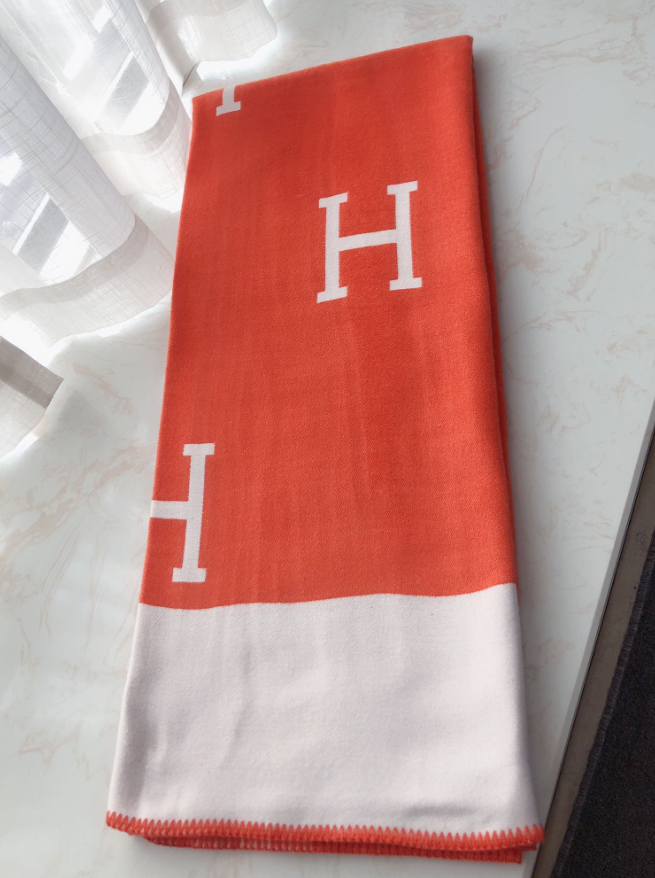 H Cashmere Throw Blankets - Féline Couture 