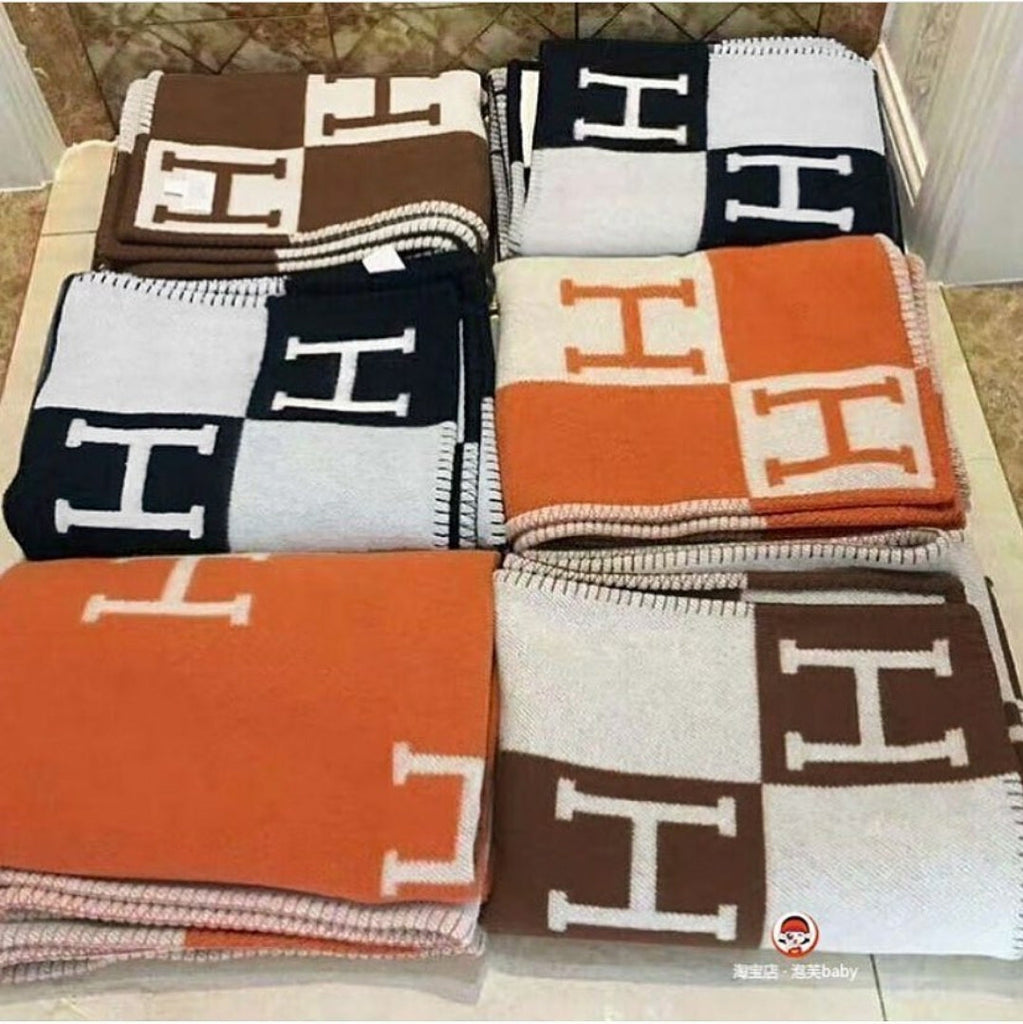 H Cashmere Throw Blankets - Féline Couture 